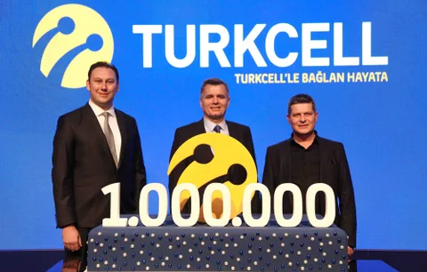 Turkcell fiberde 1 milyon müşteriye ulaşmasını 100 Mbps hızla kutluyor