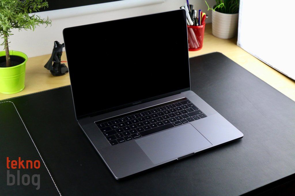 MacBook Pro Touch Bar inceleme