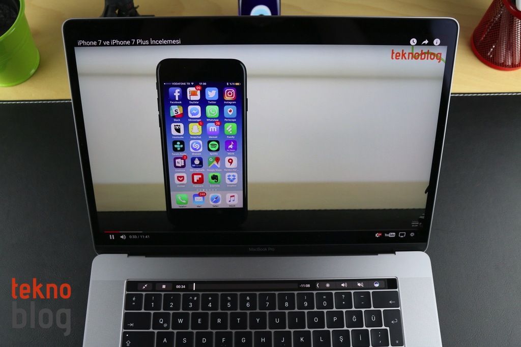 MacBook Pro Touch Bar inceleme