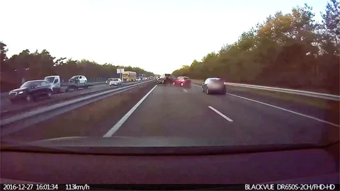 Tesla Autopilot bir trafik kazasının büyümesini engelledi