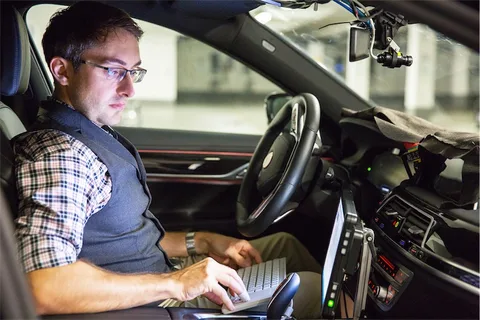 BMW, Intel ve Mobileye sürücüsüz otomobillerini 2017’de yollara çıkaracak