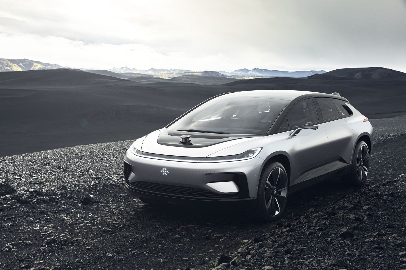 Faraday Future’ın ilk otomobili FF91’in örtüsü kaldırıldı