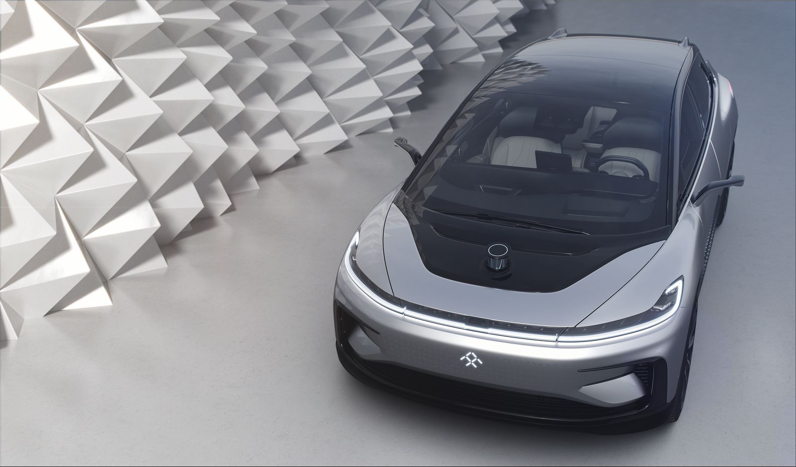 Faraday Future’ın ilk otomobili FF91’in örtüsü kaldırıldı