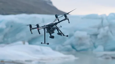 DJI’ın yeni drone’u yağmurlu ve karlı havalarda da uçabiliyor
