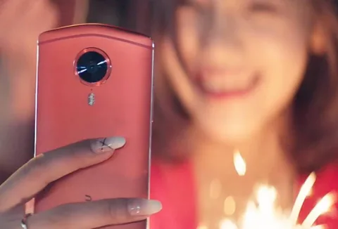 Meitu T8 hem özçekimleri hem de videoları güzelleştiriyor