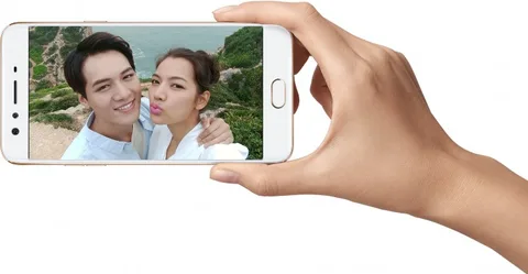 Oppo F3 Plus çift ön kamerasıyla dikkat çekiyor