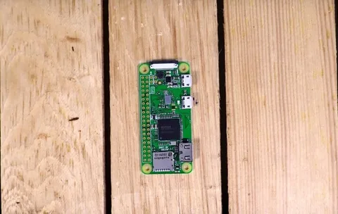 Raspberry Pi Zero W kablosuz bağlantı destekleriyle geliyor