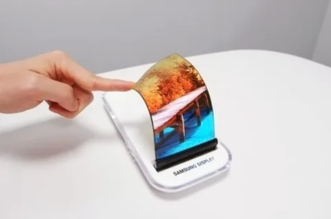 Samsung’un Galaxy X katlanabilir ekranlı telefonu IFA 2017’de boy gösterebilir