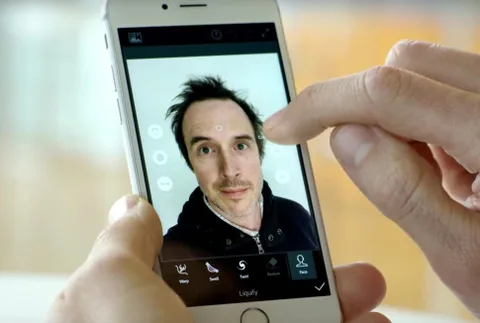 Adobe yapay zekâ ve otomatik öğrenmeyle selfie’leri güzelleştirecek