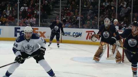 Apple NHL koçlarına ve hakemlerine iPad vermek için anlaşmaya vardı