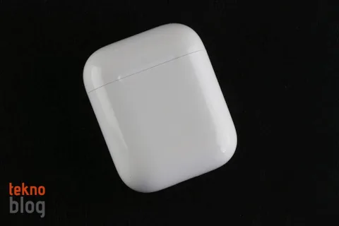 Apple AirPods kasasına iPhone’u destekleyecek özellikler ekleyebilir