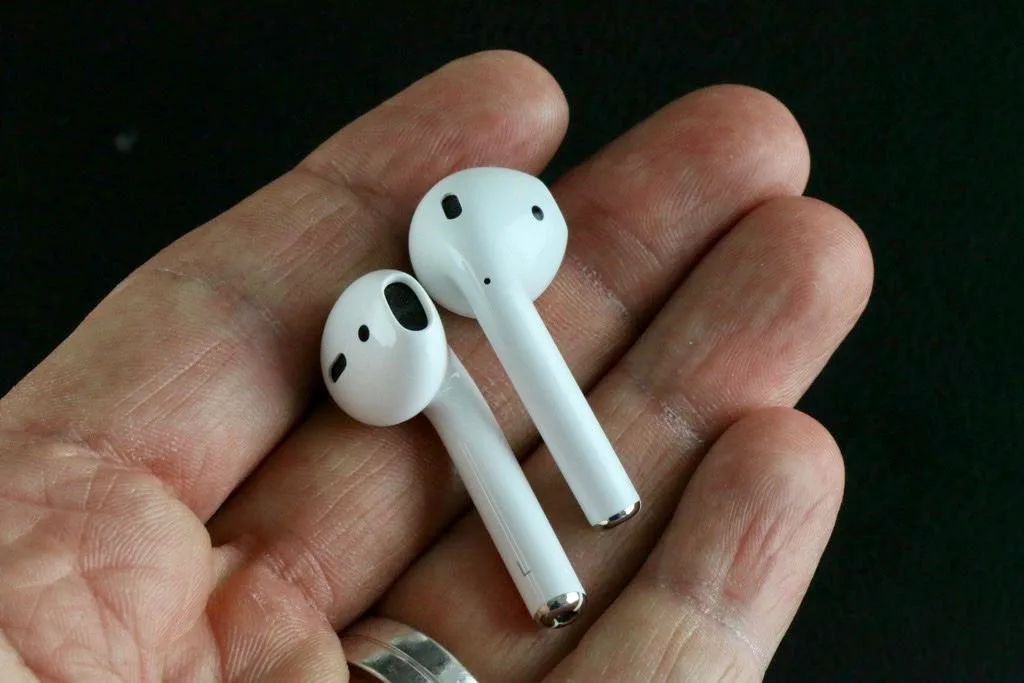 Apple AirPods İncelemesi
