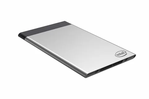 Intel Compute Card, kredi kartı boyutundaki PC ağustosta çıkıyor