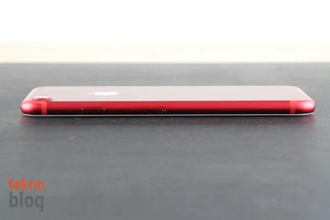 iPhone 8’in parmak izi tarayıcısı güç butonuna yerleştirilebilir