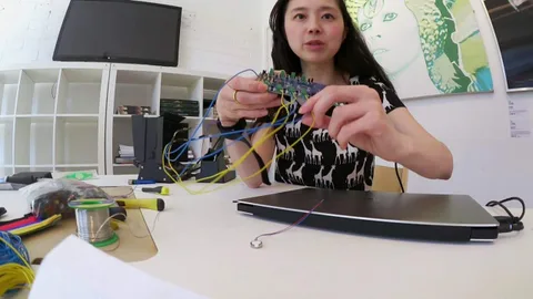 Emma Watch Parkinson hastalarının daha okunaklı yazmasını sağlıyor