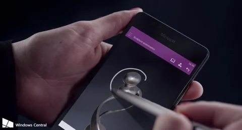 Microsoft Lumia 950 neredeyse mini bir Surface’e dönüşüyormuş