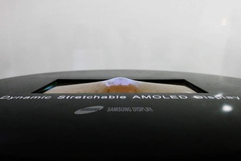 Samsung OLED ekran prototipi her yöne bükülebilir, esnetilebilir