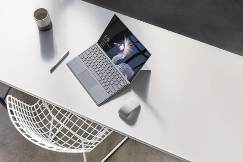 Surface Pro daha uzun pil ömrü ve LTE desteğiyle birlikte geliyor
