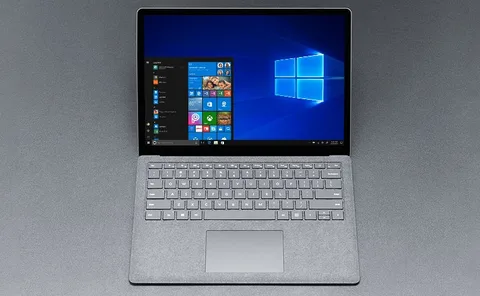 Microsoft Windows 10 S’in kafa karıştırıcı olduğunu kabul etti