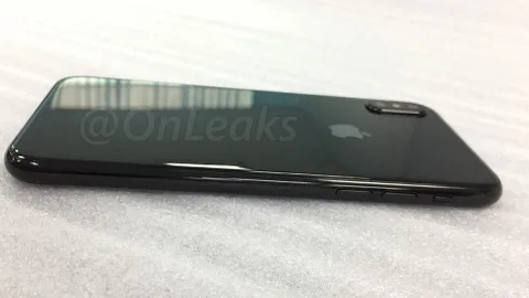 iPhone 8 fotoğraflarda görüldüğü gibi olabilir
