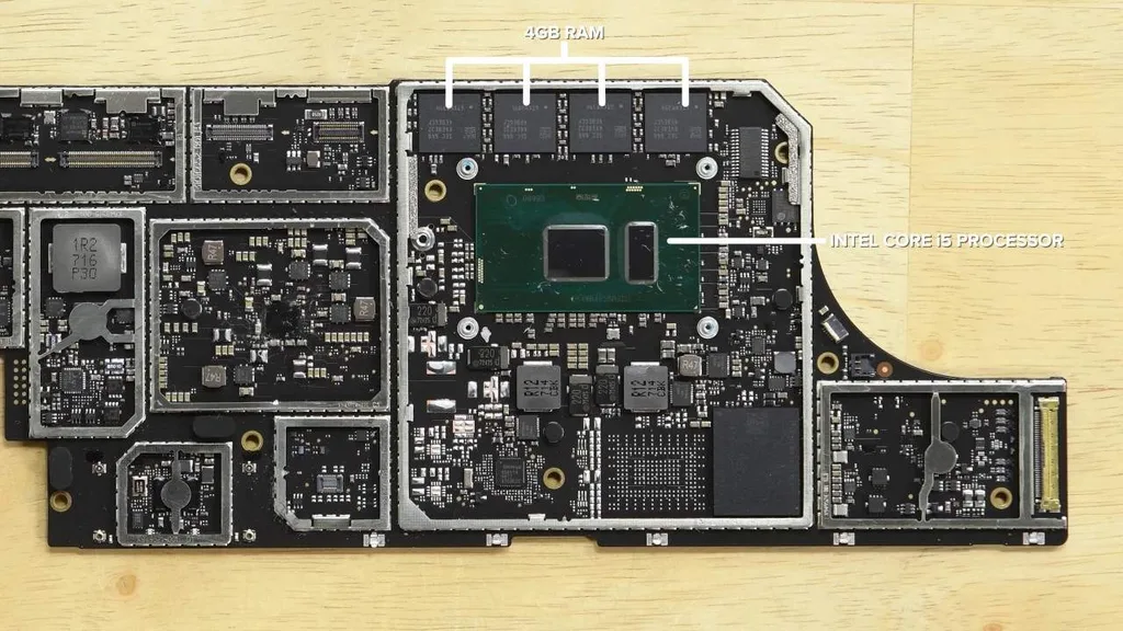 Surface Laptop’un içini açması zor, yeniden birleştirmesi neredeyse imkansız
