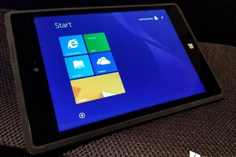 Microsoft’un iptal ettiği tableti Surface Mini’nin yeni fotoğrafları çıktı