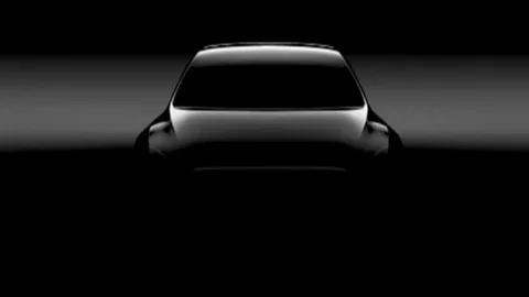 Tesla Model Y’ye ait ilk fotoğrafı paylaştı