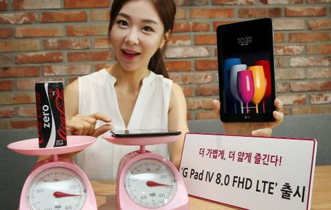 LG G Pad IV 8.0 FHD bir kutu Coca Cola ile aynı ağırlıkta