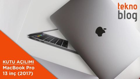 Video: MacBook Pro (2017) 13 inç Kutusundan Çıkıyor