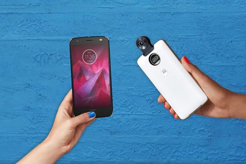 Moto Z2 Force hem daha sağlam hem de çift kameralı