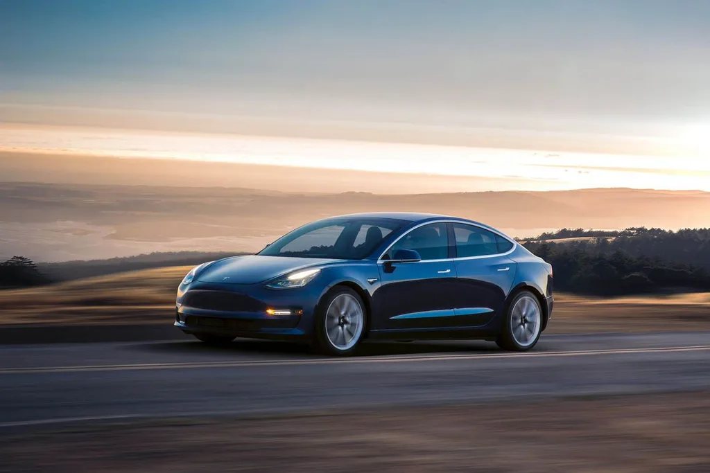 Tesla Model 3 satışları sayesinde nefes aldı