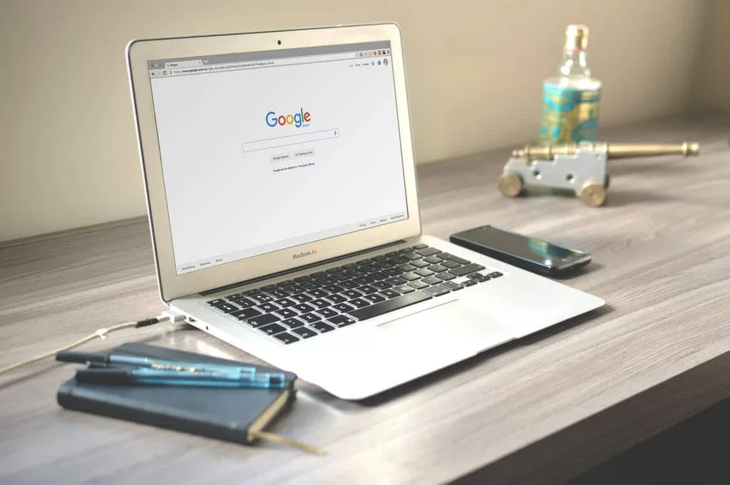 Google web sitelerini sinir bozucu reklamlar konusunda uyaracak
