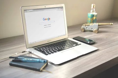 Google web sitelerini sinir bozucu reklamlar konusunda uyaracak
