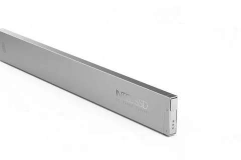 Intel Ruler SSD tasarımıyla 1 petabayt veriyi tek bir rafa sığdıracak