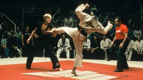 Karate Kid yıldızlarının yeni maceraları YouTube Red’de yayınlanacak