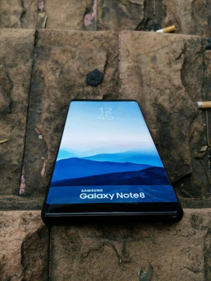 Samsung Galaxy Note 8 maketine ait olduğu söylenen fotoğraflar internete sızdı