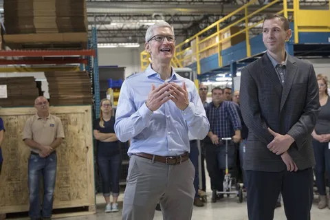 Tim Cook Apple’ın tepki çeken HKmap kararını savundu