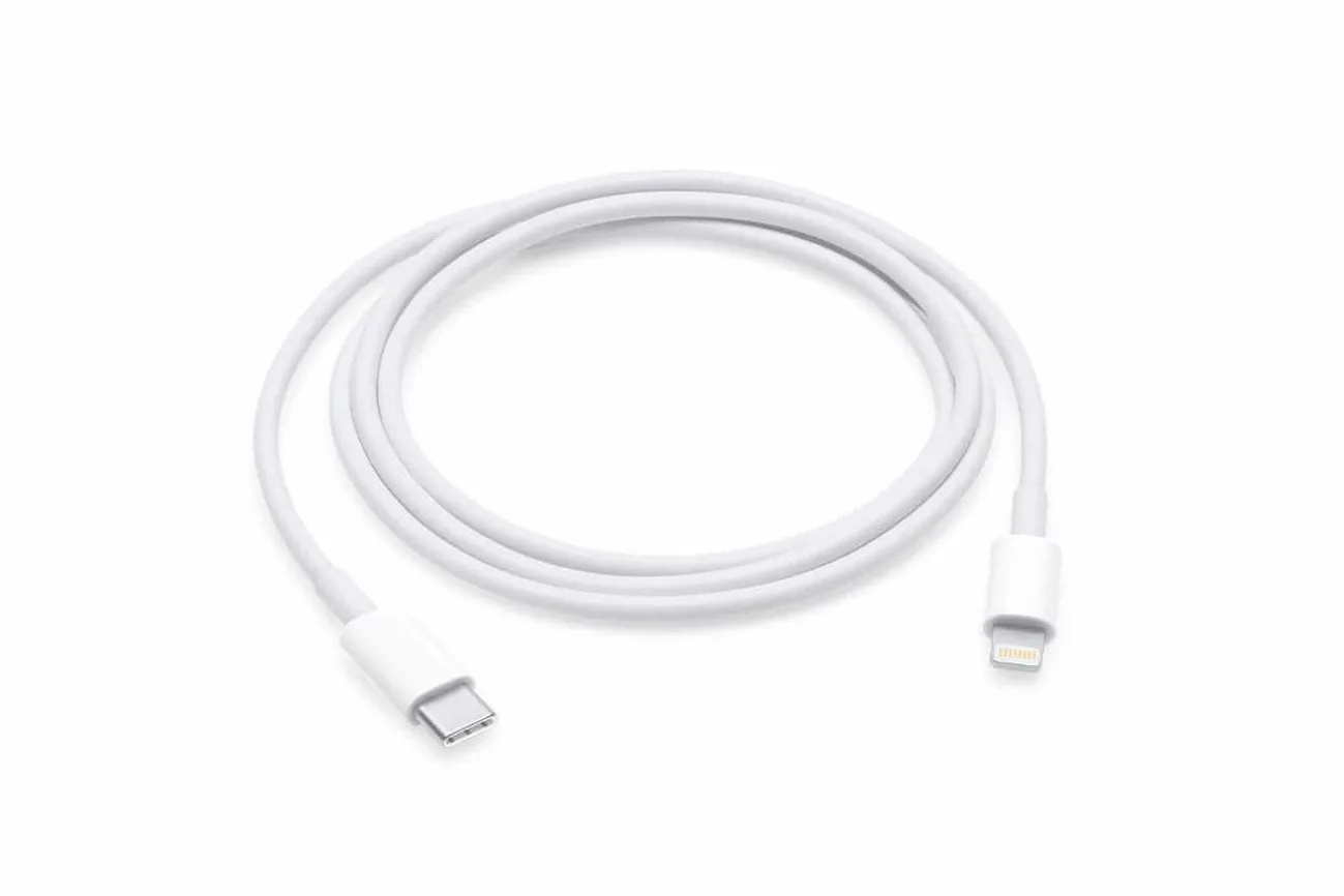 iPhone 8 ve iPhone X’da hızlı şarj için USB-C aksesuarları gerekiyor