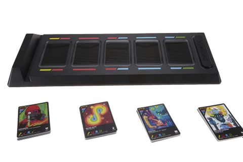 DropMix kart oyunu oyuncularını bir DJ’e dönüştürüyor