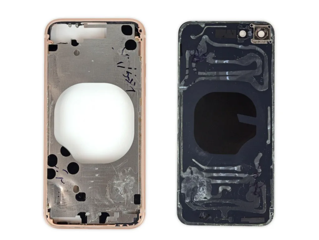 iPhone 8 parçalarına ayrıldı, arka camı ayırmak çok zor çıktı