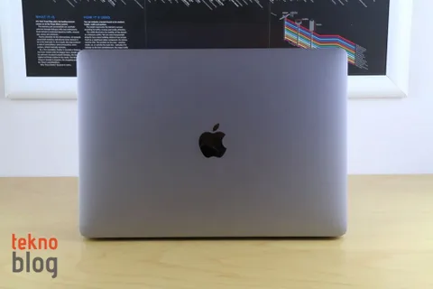 Apple’ın 2021 MacBook Pro’larında SD kart yuvası geri geliyor