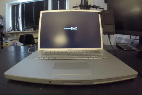 MacBook Pro Samsung DeX dizüstü bilgisayarına dönüşürse ne olur?