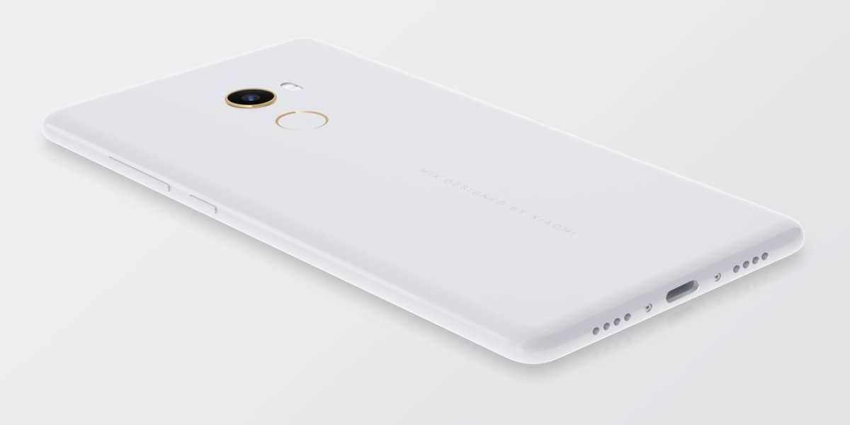 Xiaomi Mi Mix 2 daha küçük ekran çerçevesiyle resmiyet kazandı