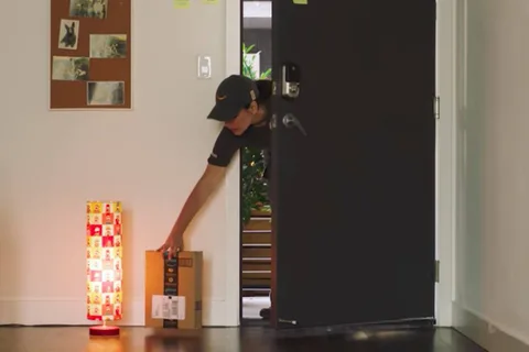 Amazon Key ile kuryeler evlerin kapılarını açabilecek