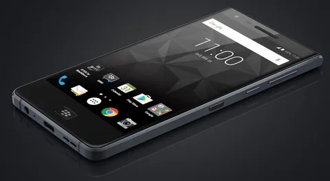 Dokunmatik ekranlı BlackBerry Motion’a ait fotoğraflar internete sızdı