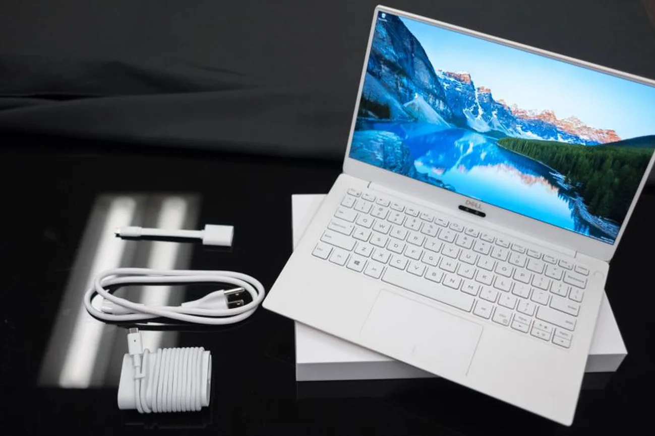 Dell XPS 13’ün beyaz renkli versiyonu görüldü