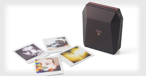 Fujifilm Instax Share SP-3 ile kare formatında hızlı baskı almayı sağlıyor