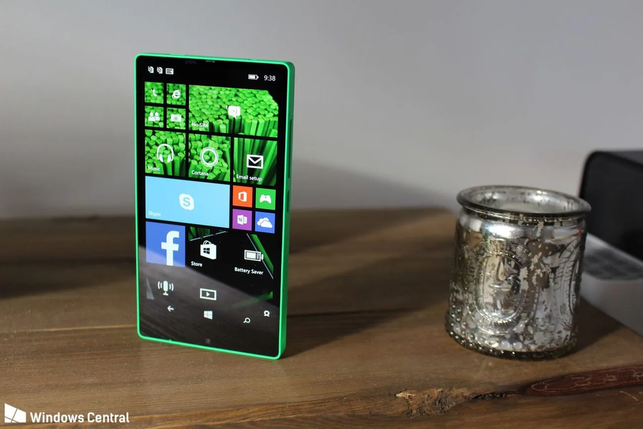 Microsoft zamanında çerçevesiz ekranlı bir Windows Phone cihazı düşünmüş