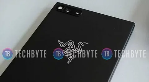 Razer’ın akıllı telefonuna ait olduğu söylenen fotoğraf internete sızdı