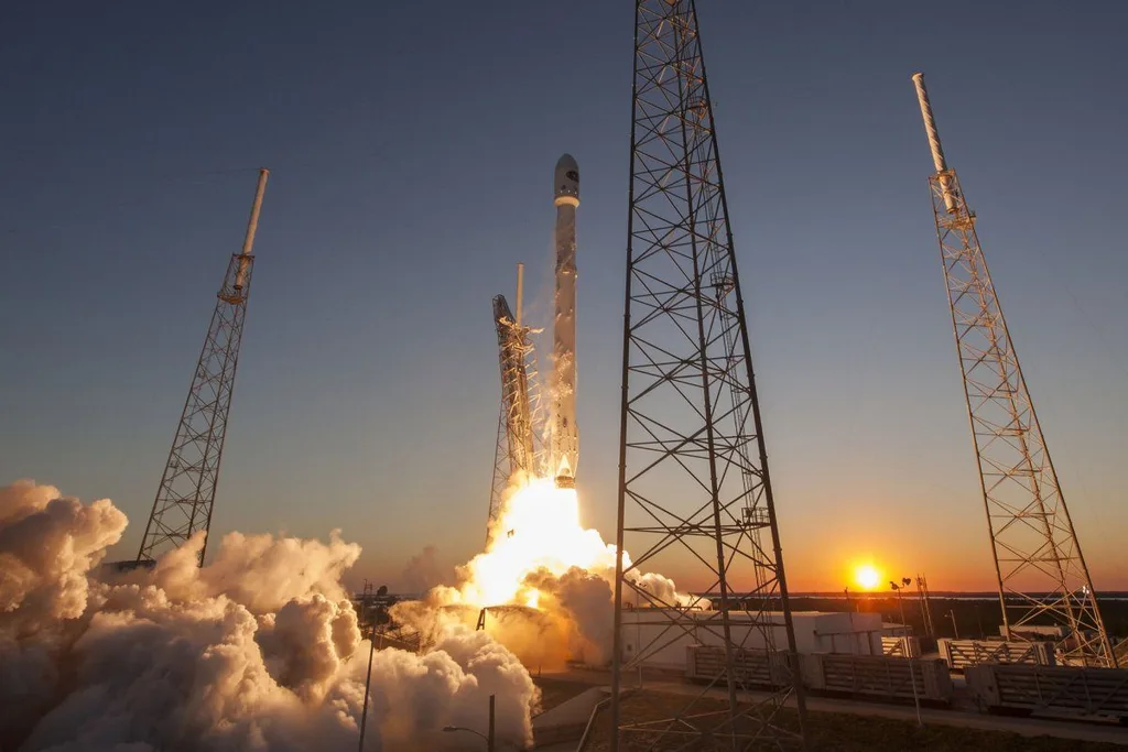SpaceX Falcon 9 roketinin patladığı rampaya geri dönüyor